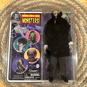 New Universal Studios Classic Monsters Phantom of the Opera Chaney Entertained